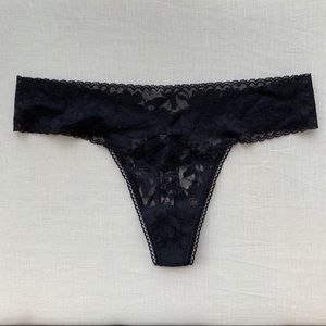 VICTORIA SECRET THONGS
